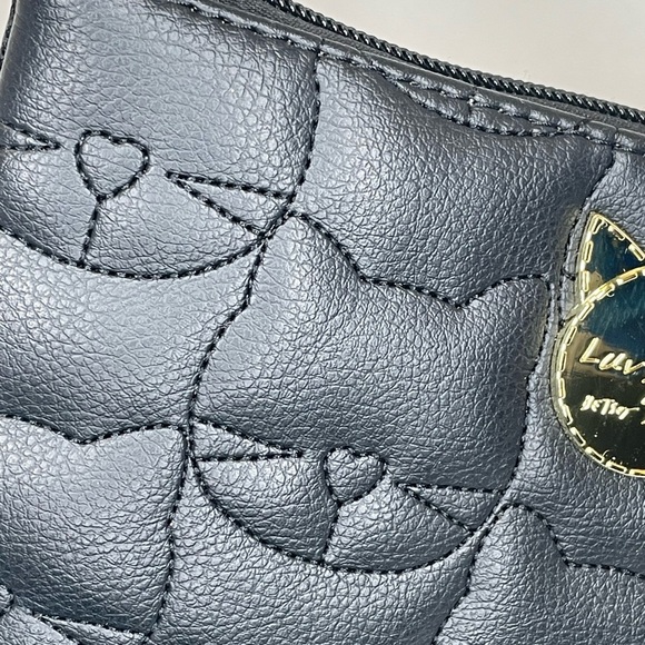 Luv Betsey Johnson Black Cat Embossed Wristlet with shoulder strap - Picture 3 of 9